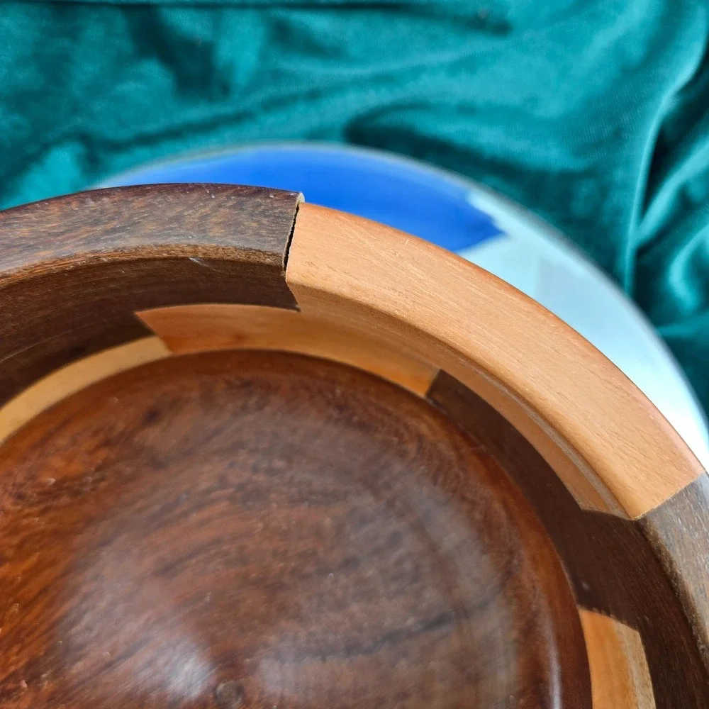 Guatemalan Handcrafted Multi-Tone Wood Bowl‎ Chichicastenango 7.5